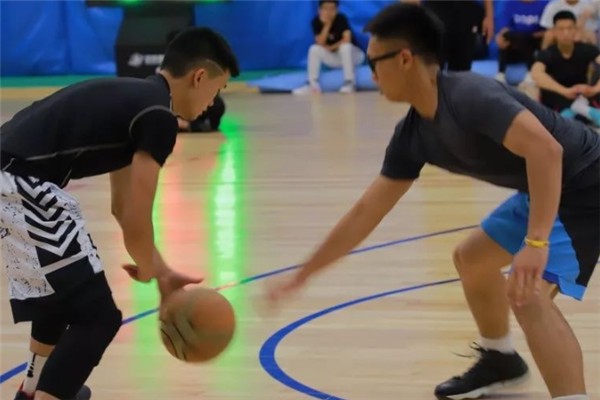 业余爱好者如何在智能场馆提升篮球技能_1
